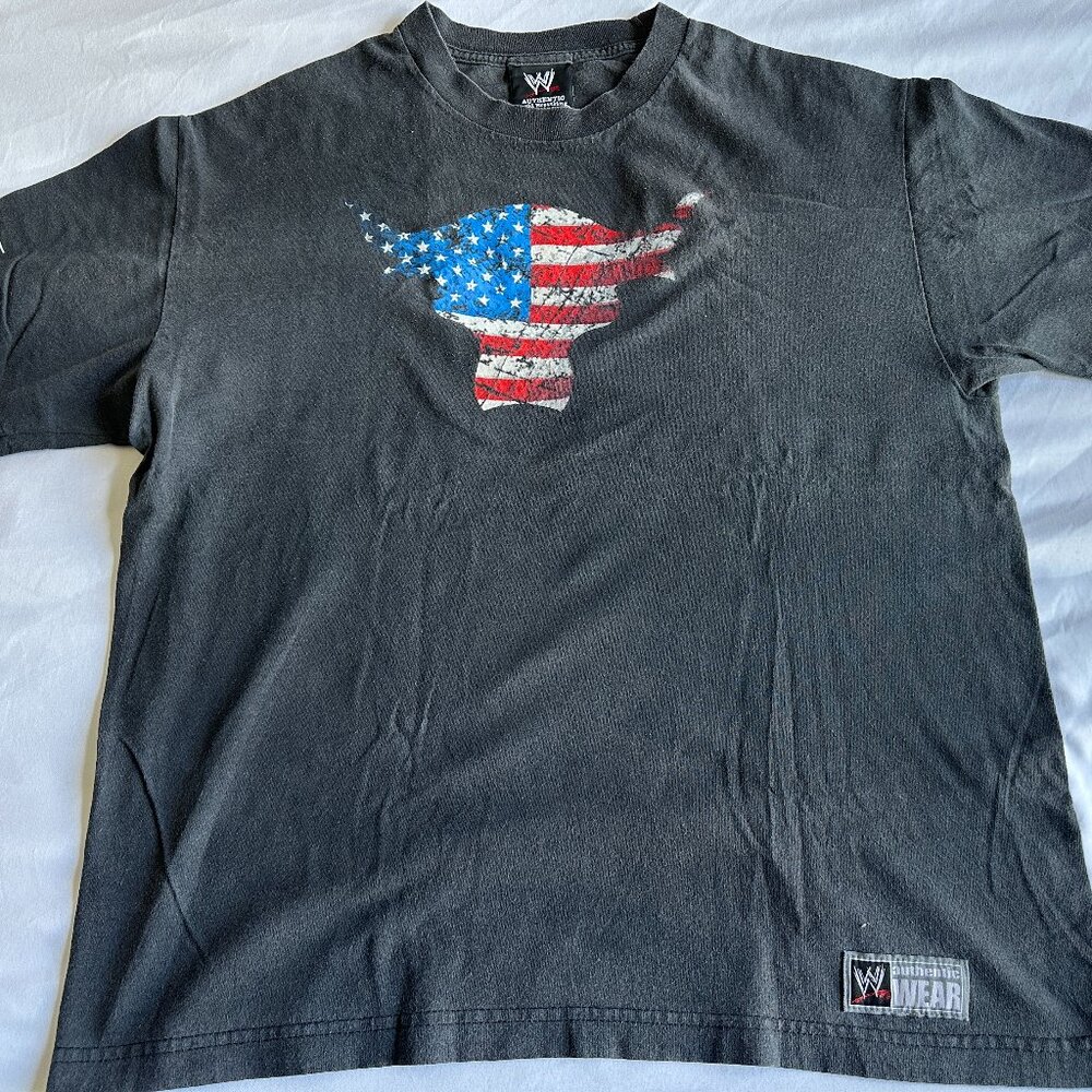 The Rock Dwayne Johnson Team Bring It Patriotic Brahma Bull WWE T-Shirt – Large
